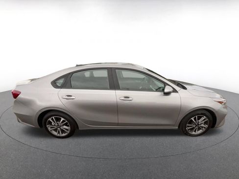 Used 2024 Kia Forte LXS FWD image 16