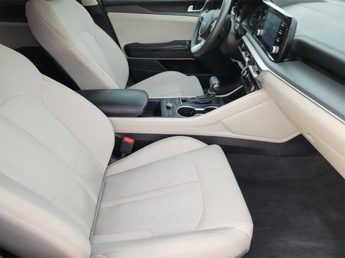 Used 2022 Kia K5 LXS image 24