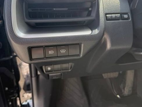 Certified 2023 Toyota Prius LE FWD image 15