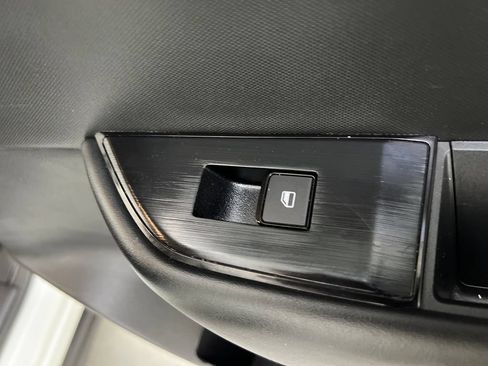 Used 2024 Nissan Rogue S FWD image 26