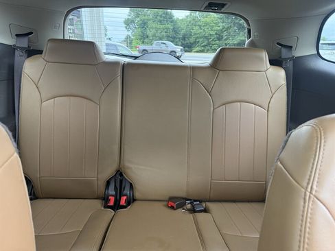 Used 2017 Buick Enclave Leather AWD/4WD image 33