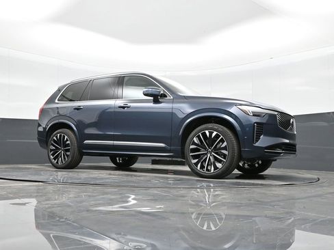 New 2026 Volvo XC90 B5 Plus w/ Protection Package Premier image 25