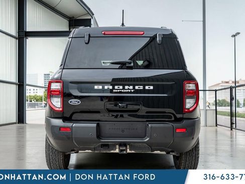 Used 2025 Ford Bronco Sport Badlands image 32