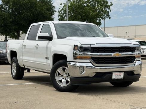 Used 2018 Chevrolet Silverado 1500 LT w/ Texas Edition RWD image 2