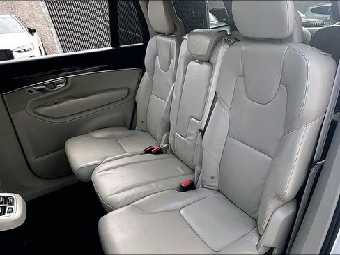 Used 2019 Volvo XC90 T6 Momentum w/ Protection Package Premier image 34