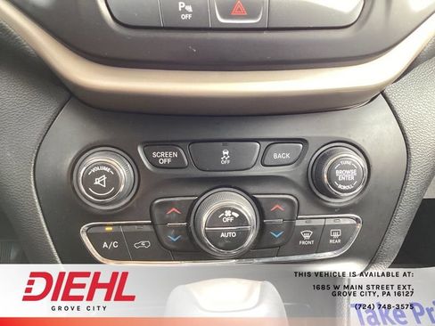 Used 2017 Jeep Cherokee Limited AWD/4WD image 35