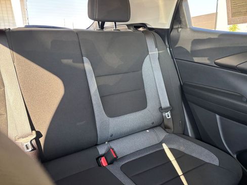 Used 2025 Chevrolet TrailBlazer LT image 35