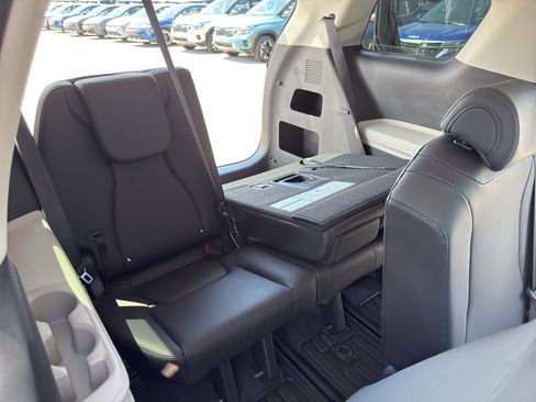 Used 2024 Kia Carnival LX image 52