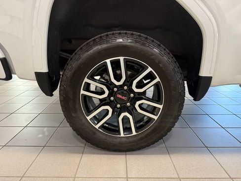 Certified 2025 GMC Sierra 1500 AT4 w/ AT4 Premium Package image 11