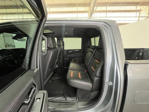 Used 2024 GMC Sierra 3500 AT4 w/ AT4 Premium Plus Package AWD/4WD image 17
