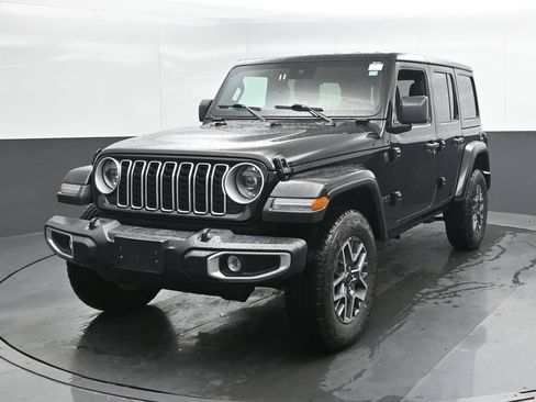 Used 2025 Jeep Wrangler Unlimited Sahara AWD/4WD image 6