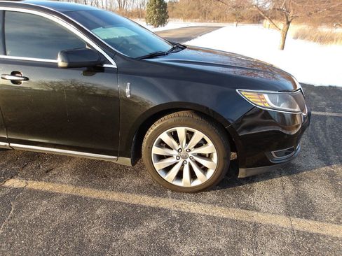 Used 2014 Lincoln MKS image 30