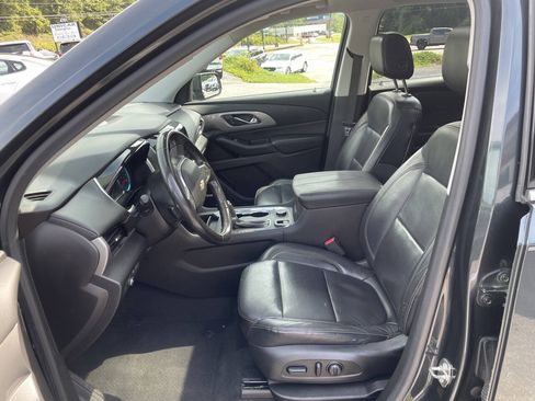 Used 2018 Chevrolet Traverse LT AWD/4WD image 16