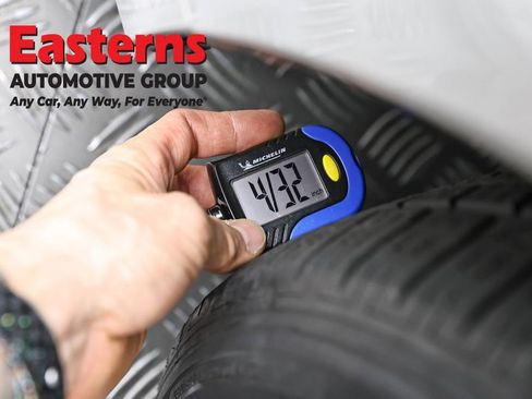 Used 2023 Toyota Corolla LE image 28