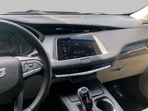 Used 2022 Cadillac XT4 Premium Luxury w/ Safety Alert Package AWD/4WD image 7