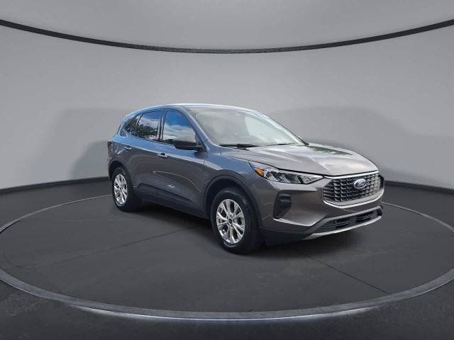 Certified 2025 Ford Escape Active AWD/4WD image 2