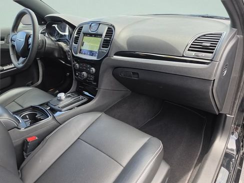 Used 2023 Chrysler 300 S w/ Comfort Group RWD image 21