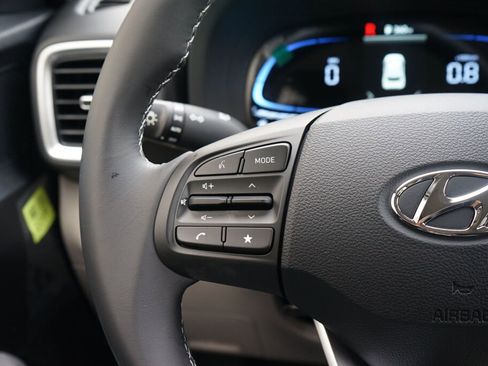 New 2025 Hyundai Venue SEL FWD image 19