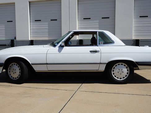 Used 1989 Mercedes-Benz 560 SL image 6