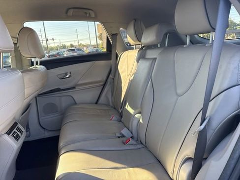 Used 2015 Toyota Venza XLE image 7