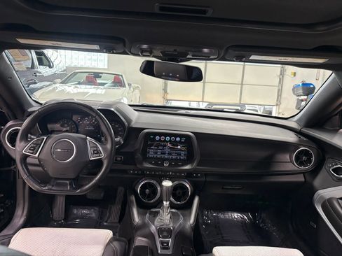 Used 2016 Chevrolet Camaro LT image 2