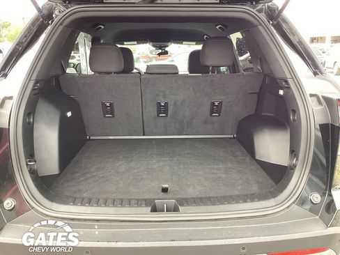 Used 2025 Chevrolet Equinox LT AWD/4WD image 11