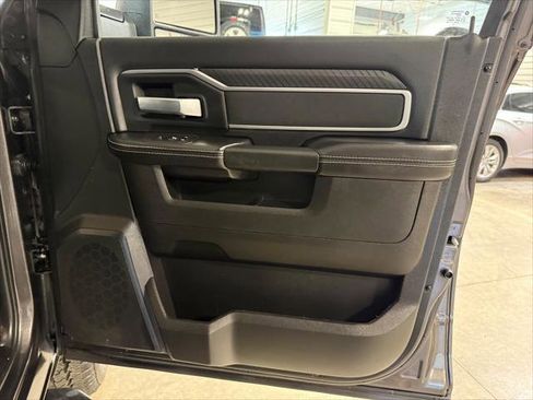 Certified 2025 RAM 2500 Big Horn AWD/4WD image 8