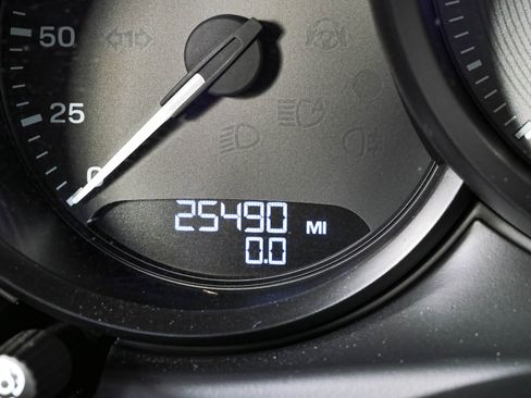 Certified 2024 Porsche Macan S AWD/4WD image 9