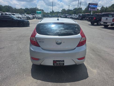 Used 2016 Hyundai Accent SE FWD image 2