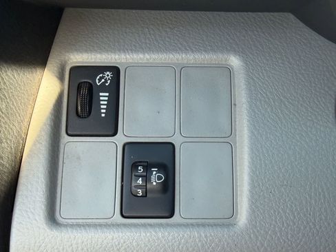 Used 2014 Toyota RAV4 EV FWD image 17