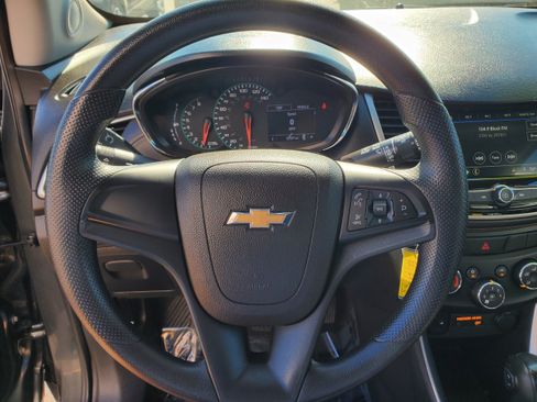 Used 2019 Chevrolet Trax LS AWD/4WD image 12