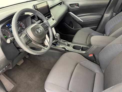 Used 2024 Toyota Corolla Cross SE w/ Moonroof Package image 14