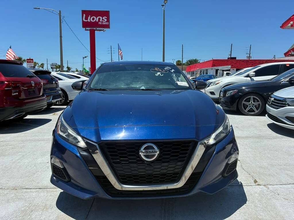 Used 2022 Nissan Altima 2.5 SR FWD image 2