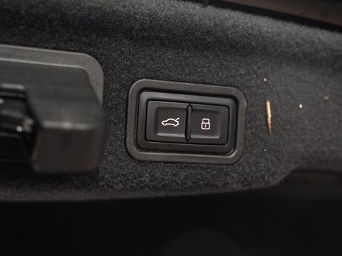 Used 2017 Audi A8 L 3.0T w/ Executive Package image 43