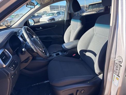 Used 2020 Kia Sorento LX w/ LX I4 Convenience Package image 8