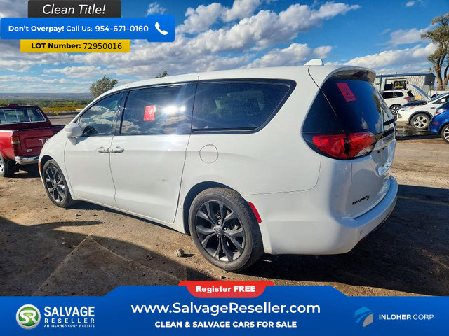 Used 2020 Chrysler Pacifica Touring w/ S Appearance Package FWD image 3