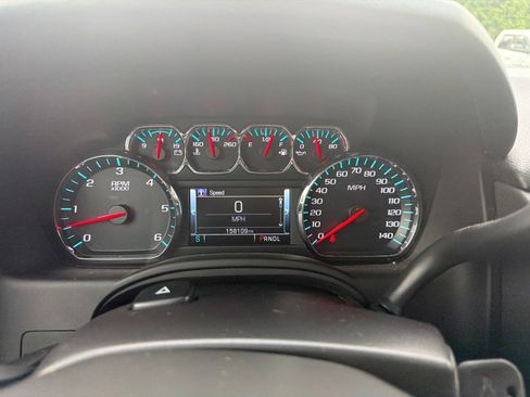 Used 2018 Chevrolet Suburban LT AWD/4WD image 12