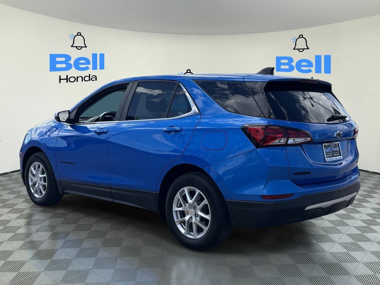 Used 2024 Chevrolet Equinox LT FWD image 3