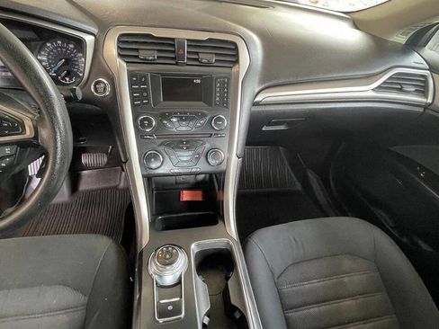 Used 2017 Ford Fusion SE FWD image 7