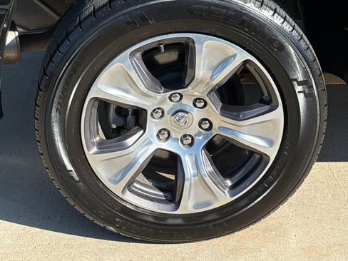 Used 2023 RAM 1500 Laramie AWD/4WD image 10