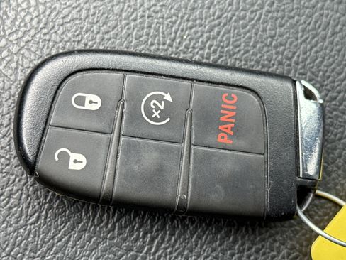 Used 2022 Jeep Compass Limited AWD/4WD image 28