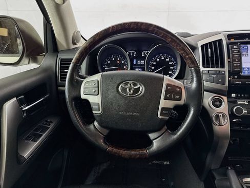 Used 2013 Toyota Land Cruiser AWD/4WD image 30