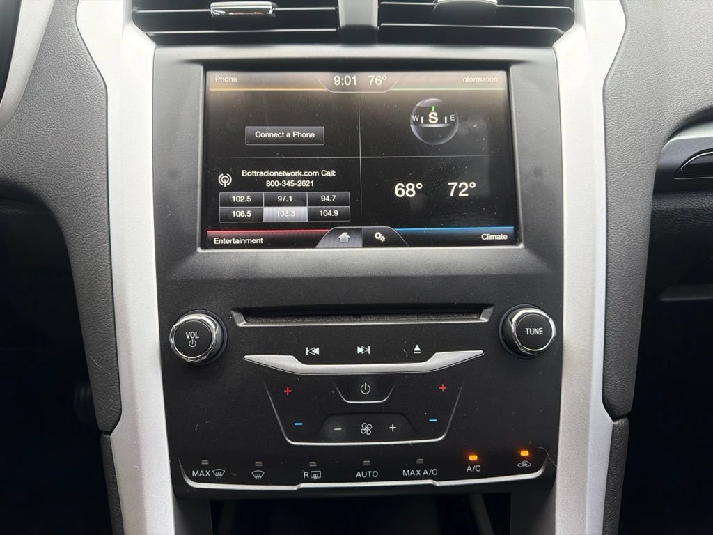 Used 2015 Ford Fusion SE FWD image 5