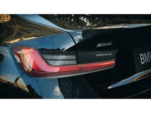 Used 2025 BMW 330i xDrive Sedan w/ Premium Package image 8