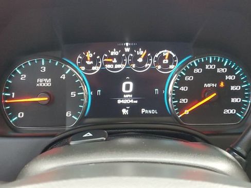 Used 2018 Chevrolet Suburban Premier image 10