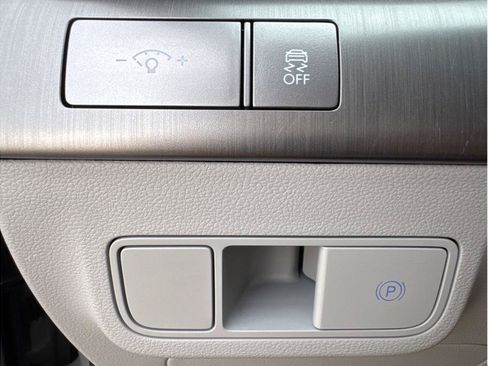Used 2024 Hyundai Kona SEL FWD image 24