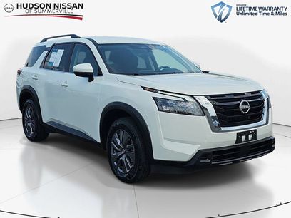 Used 2024 Nissan Pathfinder SV