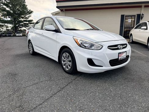 Used 2016 Hyundai Accent SE FWD image 3