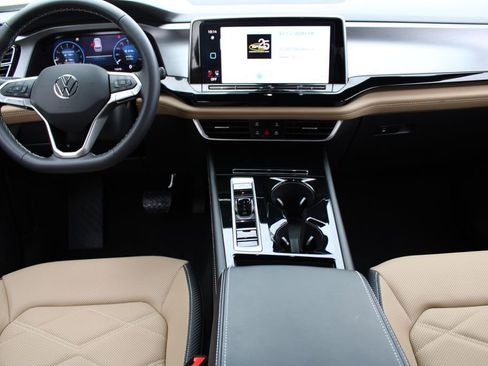 Certified 2024 Volkswagen Atlas Cross Sport SE image 19