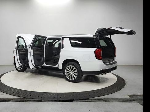 Used 2021 GMC Yukon XL Denali w/ Advanced Technology Package AWD/4WD image 14